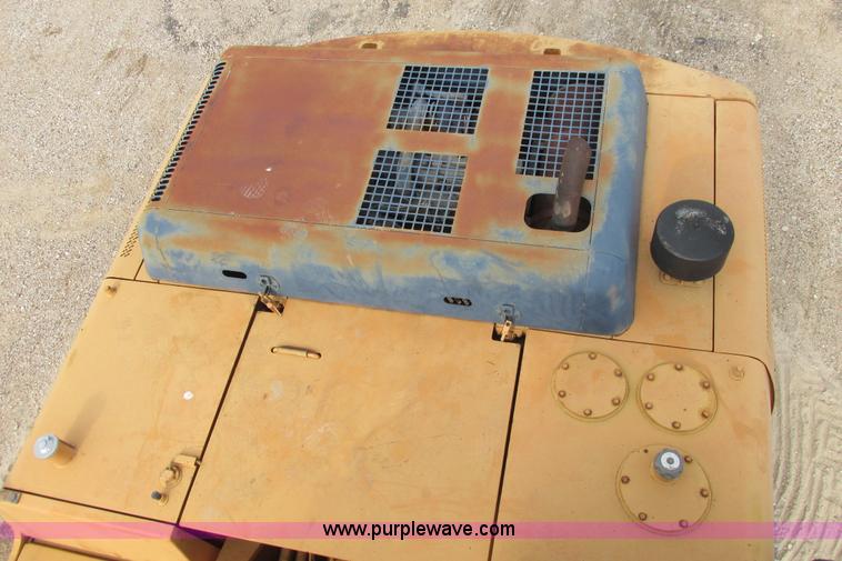 image for item I9595 1998 Hyundai Robex 290LC-3 long reach excavator