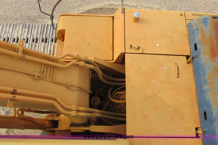 image for item I9595 1998 Hyundai Robex 290LC-3 long reach excavator