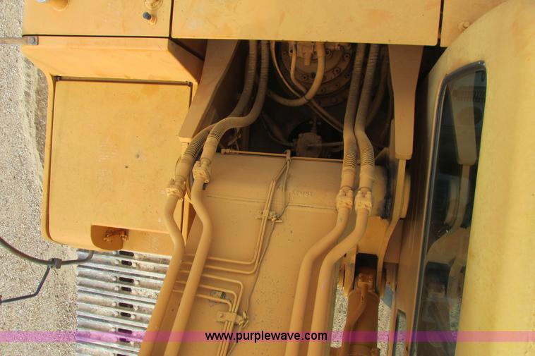 image for item I9595 1998 Hyundai Robex 290LC-3 long reach excavator