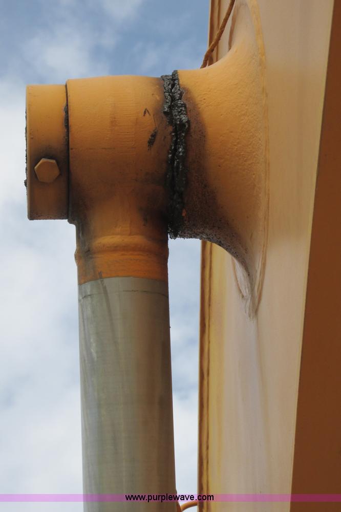 image for item I9595 1998 Hyundai Robex 290LC-3 long reach excavator