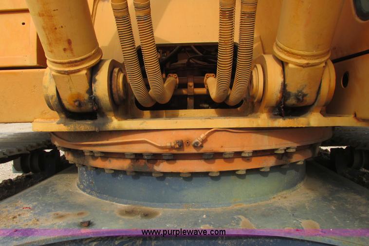 image for item I9595 1998 Hyundai Robex 290LC-3 long reach excavator