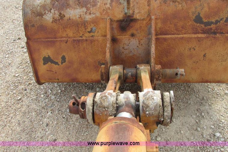 image for item I9595 1998 Hyundai Robex 290LC-3 long reach excavator