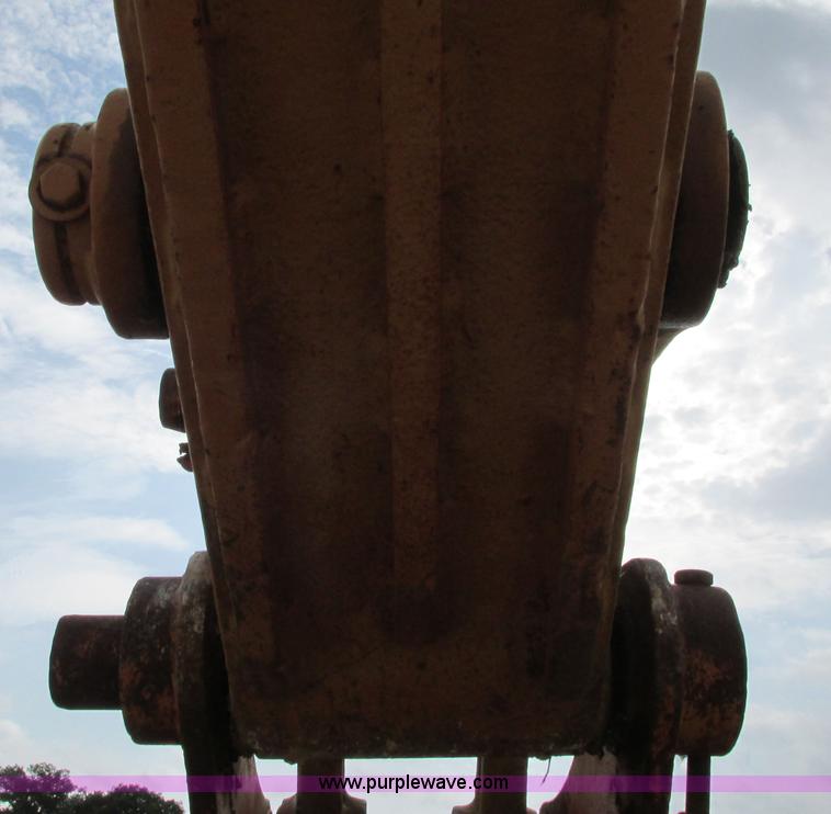 image for item I9595 1998 Hyundai Robex 290LC-3 long reach excavator