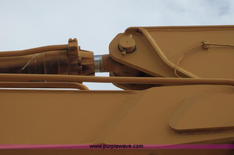 image for item I9595 1998 Hyundai Robex 290LC-3 long reach excavator