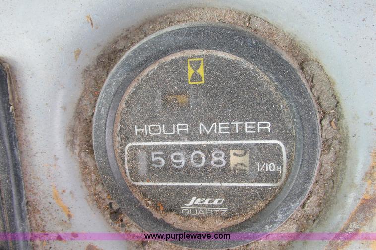 image for item I9595 1998 Hyundai Robex 290LC-3 long reach excavator