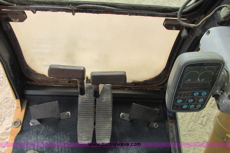 image for item I9595 1998 Hyundai Robex 290LC-3 long reach excavator