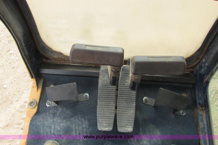 image for item I9595 1998 Hyundai Robex 290LC-3 long reach excavator