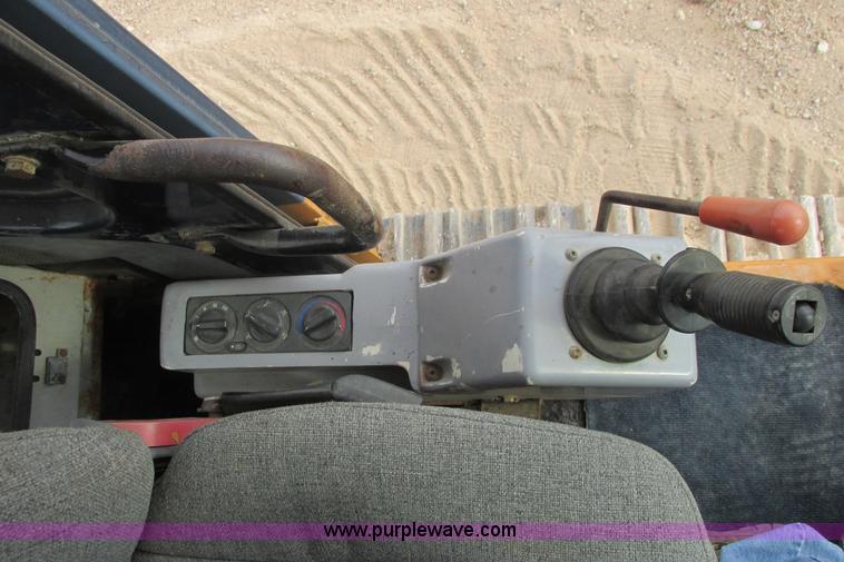 image for item I9595 1998 Hyundai Robex 290LC-3 long reach excavator