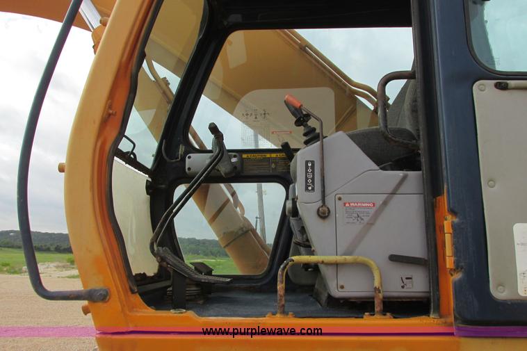 image for item I9595 1998 Hyundai Robex 290LC-3 long reach excavator