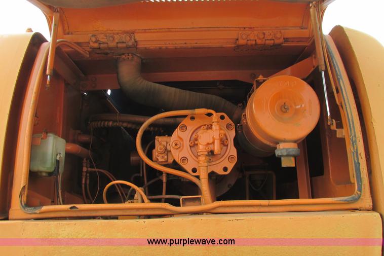 image for item I9595 1998 Hyundai Robex 290LC-3 long reach excavator