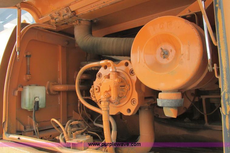 image for item I9595 1998 Hyundai Robex 290LC-3 long reach excavator