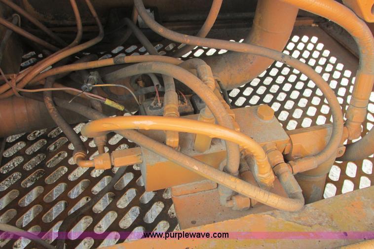 image for item I9595 1998 Hyundai Robex 290LC-3 long reach excavator