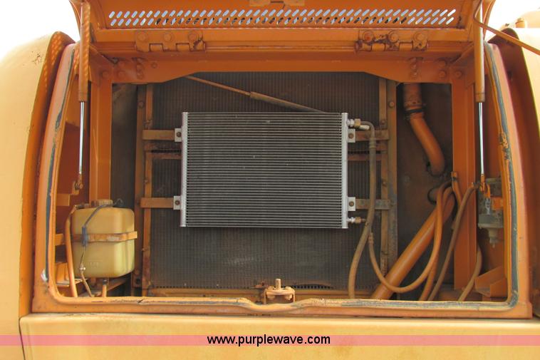 image for item I9595 1998 Hyundai Robex 290LC-3 long reach excavator