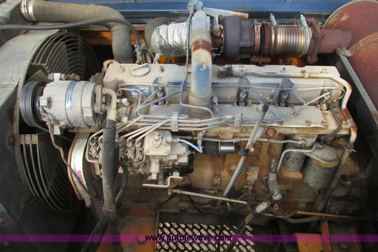 image for item I9595 1998 Hyundai Robex 290LC-3 long reach excavator