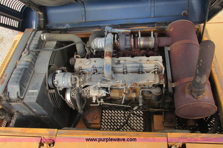 image for item I9595 1998 Hyundai Robex 290LC-3 long reach excavator