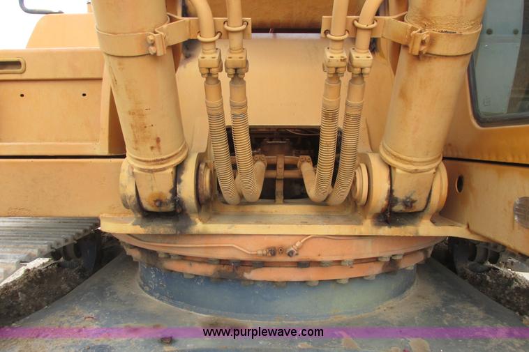 image for item I9595 1998 Hyundai Robex 290LC-3 long reach excavator