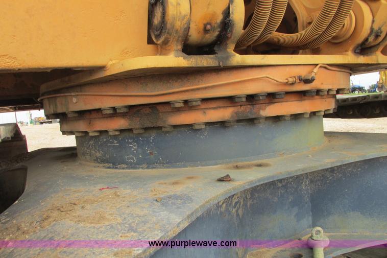 image for item I9595 1998 Hyundai Robex 290LC-3 long reach excavator