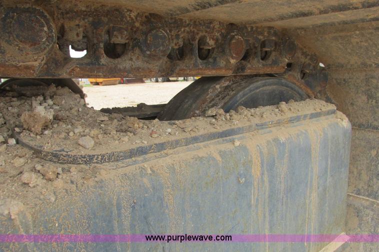 image for item I9595 1998 Hyundai Robex 290LC-3 long reach excavator