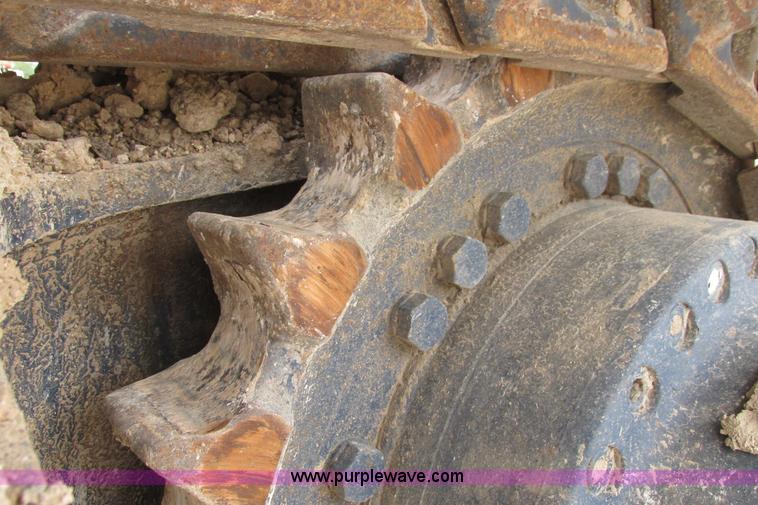 image for item I9595 1998 Hyundai Robex 290LC-3 long reach excavator