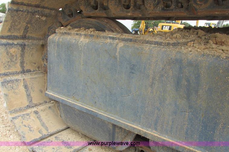 image for item I9595 1998 Hyundai Robex 290LC-3 long reach excavator