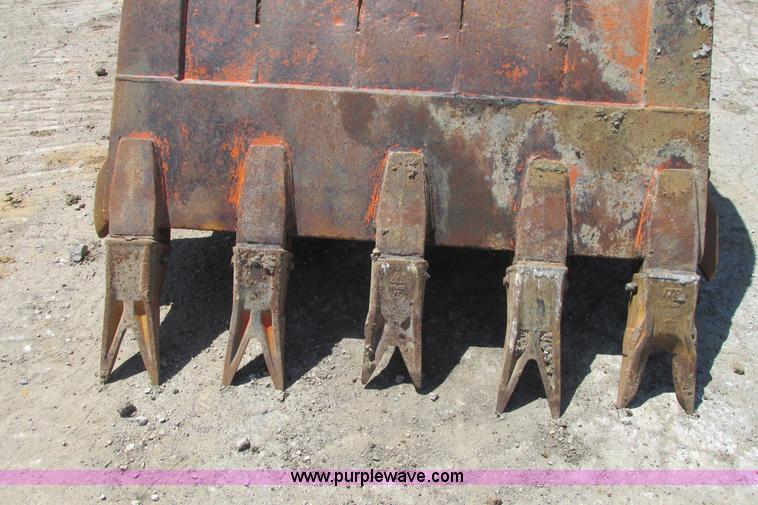 image for item I9598 1998 Halla HE360LCH excavator