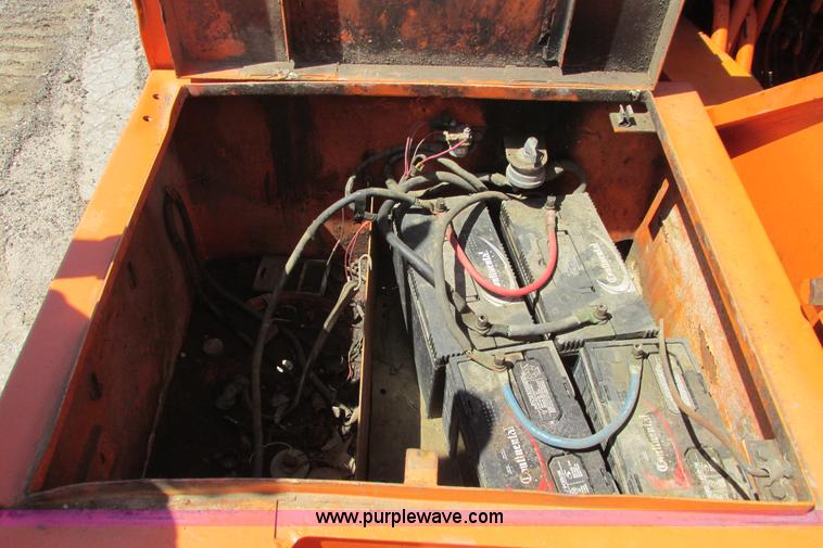 image for item I9598 1998 Halla HE360LCH excavator