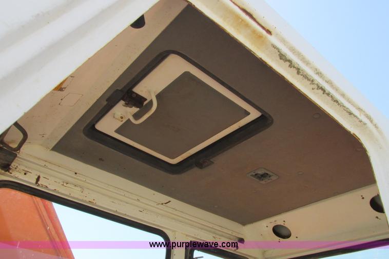 image for item I9598 1998 Halla HE360LCH excavator