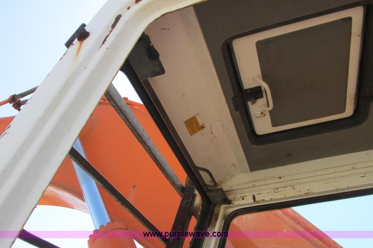 image for item I9598 1998 Halla HE360LCH excavator