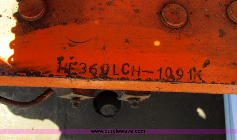 image for item I9598 1998 Halla HE360LCH excavator