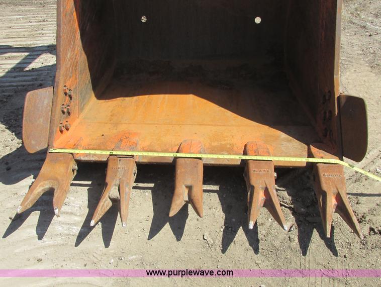 image for item I9598 1998 Halla HE360LCH excavator