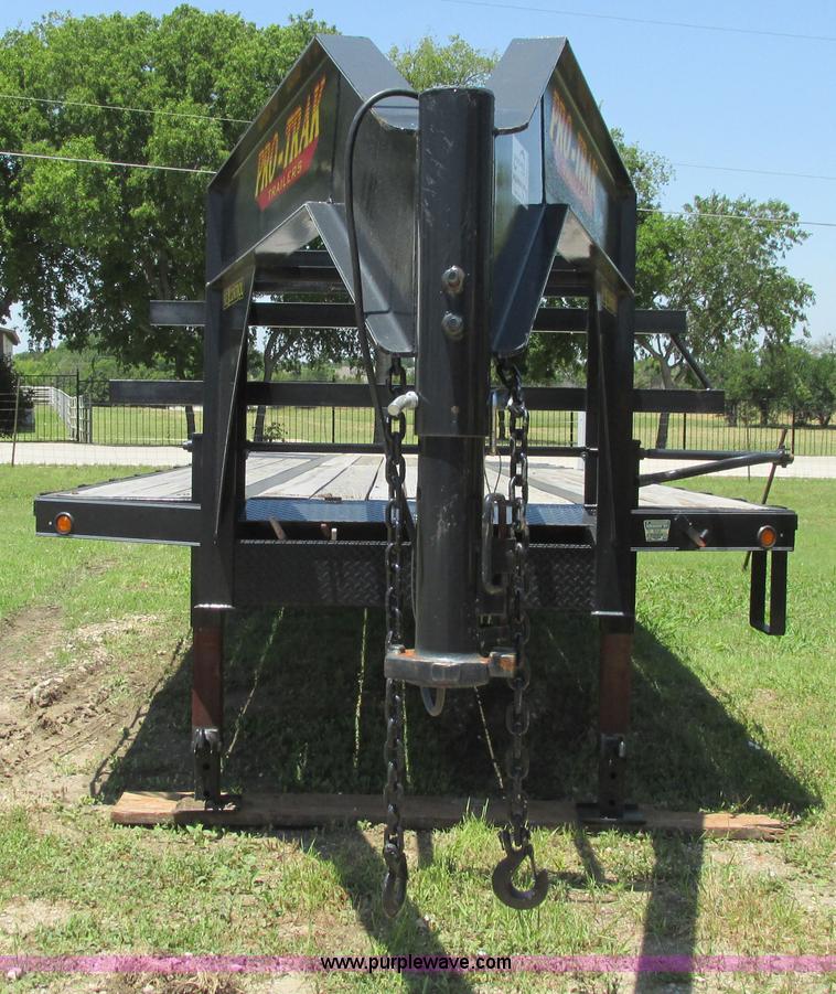 image for item I9601 2011 Pro-Trak gooseneck trailer