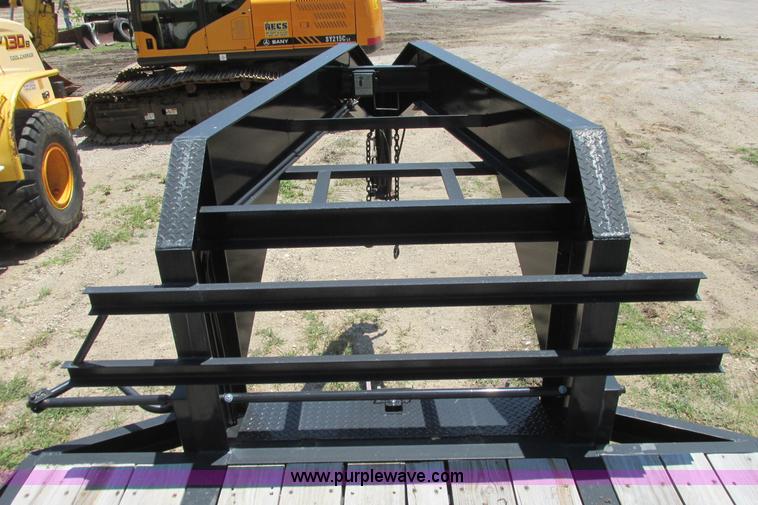 image for item I9601 2011 Pro-Trak gooseneck trailer