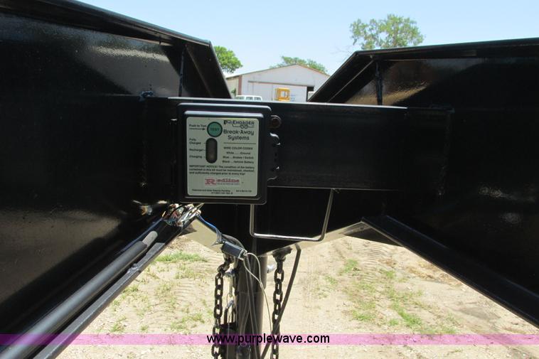 image for item I9601 2011 Pro-Trak gooseneck trailer