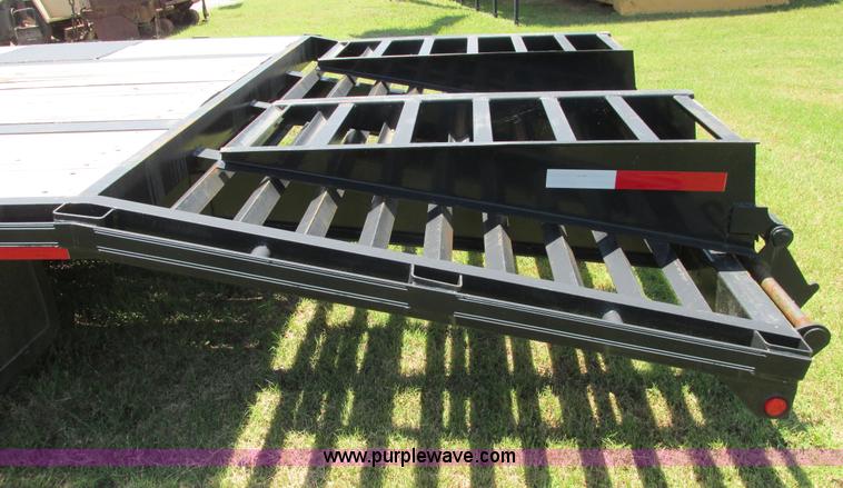 image for item I9601 2011 Pro-Trak gooseneck trailer