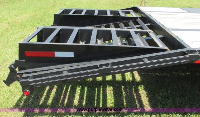 image for item I9601 2011 Pro-Trak gooseneck trailer