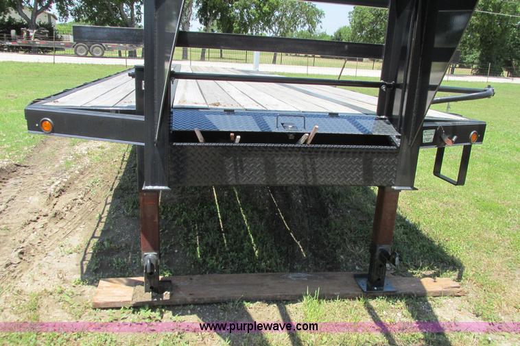 image for item I9601 2011 Pro-Trak gooseneck trailer