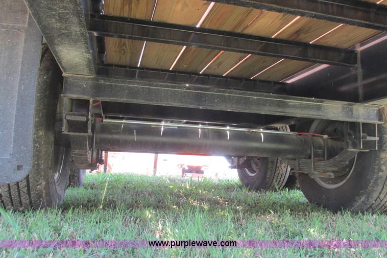 image for item I9601 2011 Pro-Trak gooseneck trailer