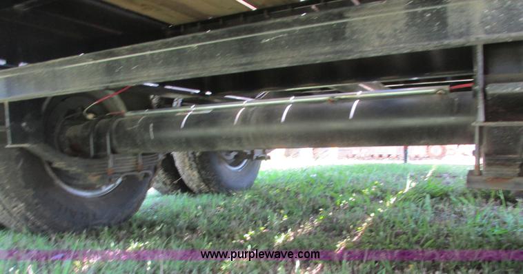 image for item I9601 2011 Pro-Trak gooseneck trailer