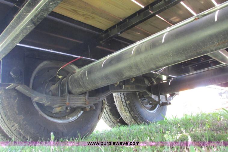 image for item I9601 2011 Pro-Trak gooseneck trailer