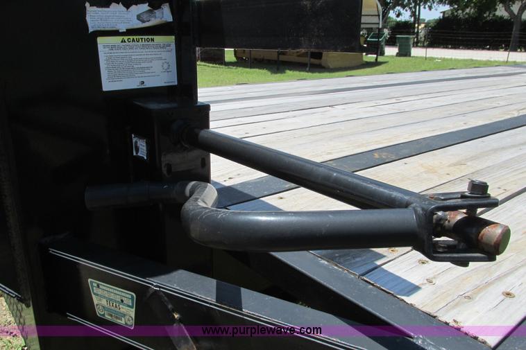 image for item I9601 2011 Pro-Trak gooseneck trailer