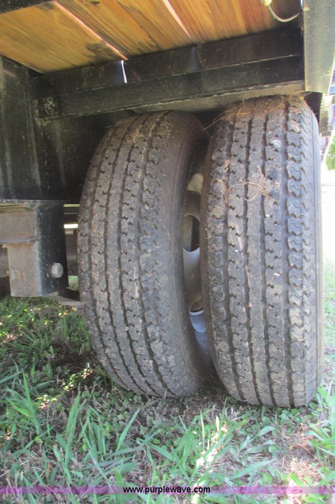 image for item I9601 2011 Pro-Trak gooseneck trailer