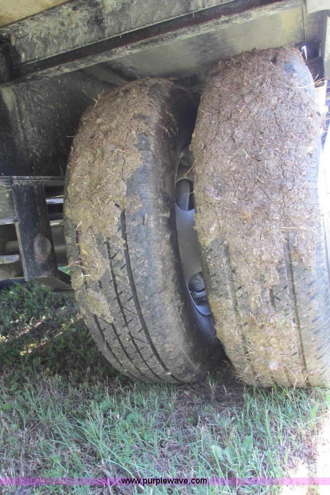 image for item I9601 2011 Pro-Trak gooseneck trailer