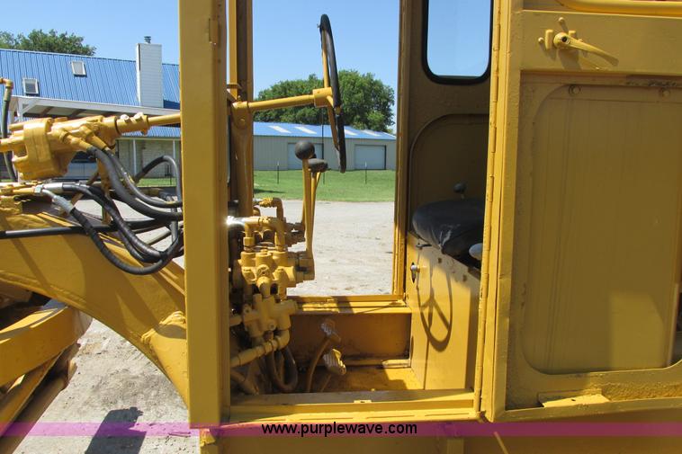 image for item I9602 1963 Allis Chalmers D rigid motor grader