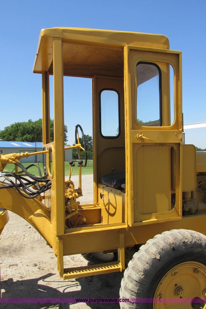 image for item I9602 1963 Allis Chalmers D rigid motor grader