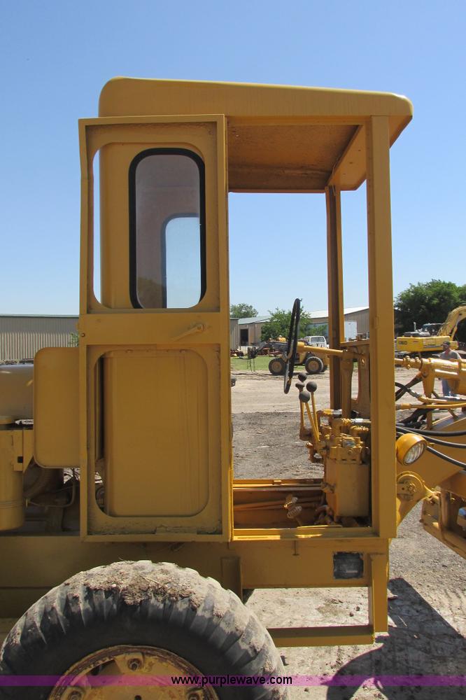 image for item I9602 1963 Allis Chalmers D rigid motor grader