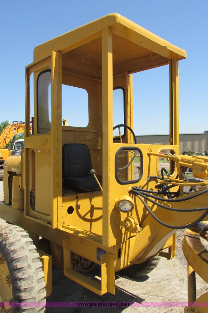 image for item I9602 1963 Allis Chalmers D rigid motor grader