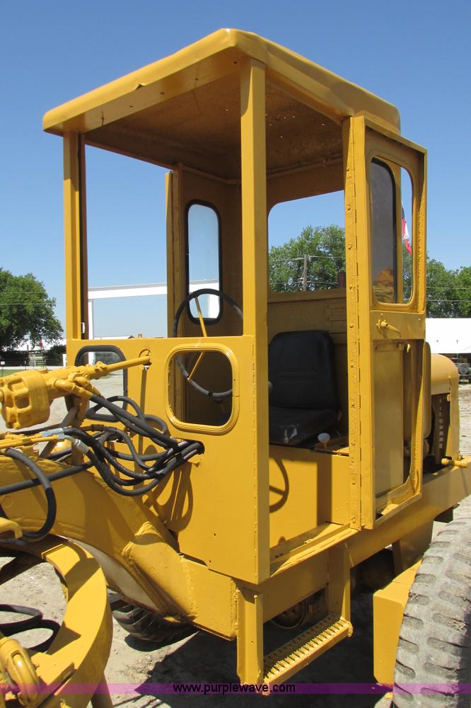 image for item I9602 1963 Allis Chalmers D rigid motor grader