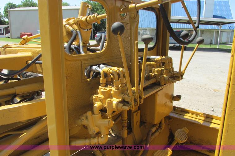 image for item I9602 1963 Allis Chalmers D rigid motor grader