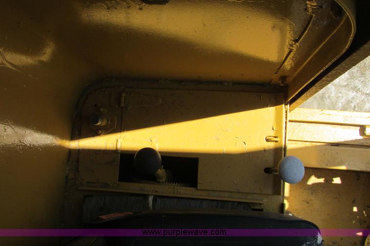 image for item I9602 1963 Allis Chalmers D rigid motor grader