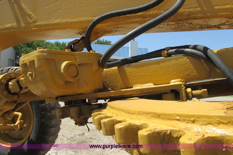 image for item I9602 1963 Allis Chalmers D rigid motor grader